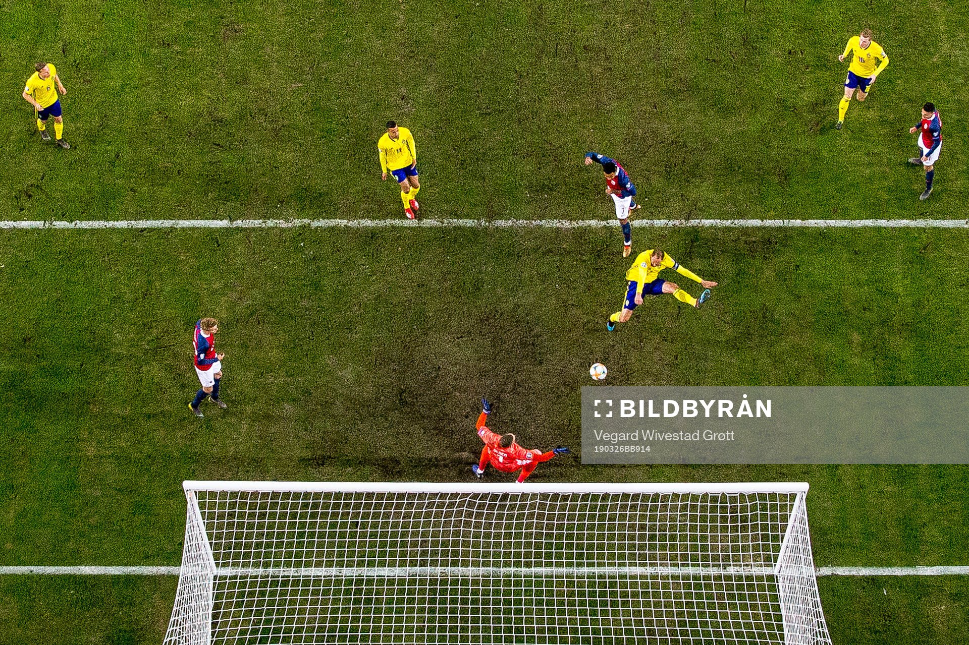 Joshua King of Norway scores 2-0 behind goalkeeper Robin
