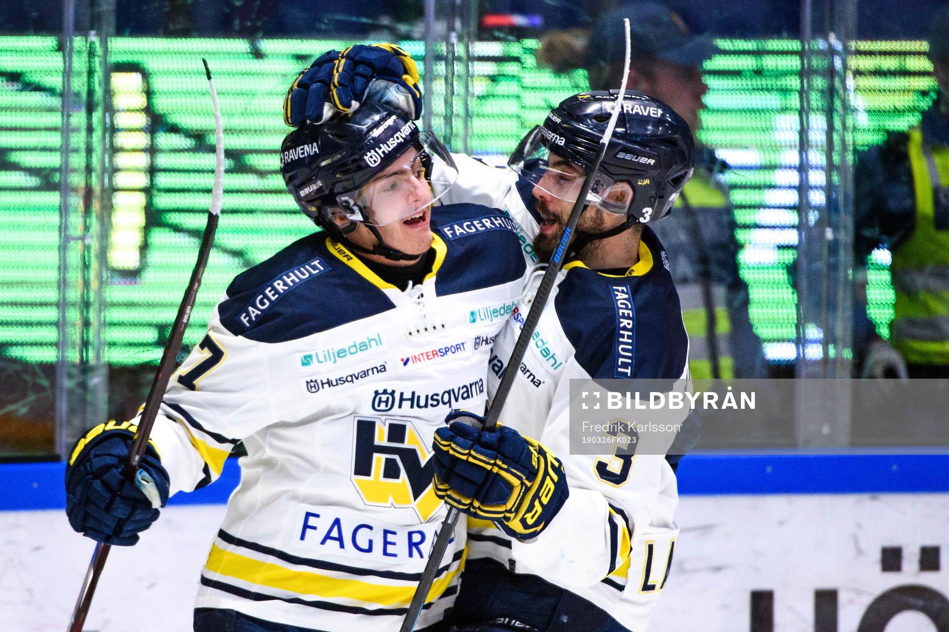 s Isac Brännström och Markus Lauridsen jublar