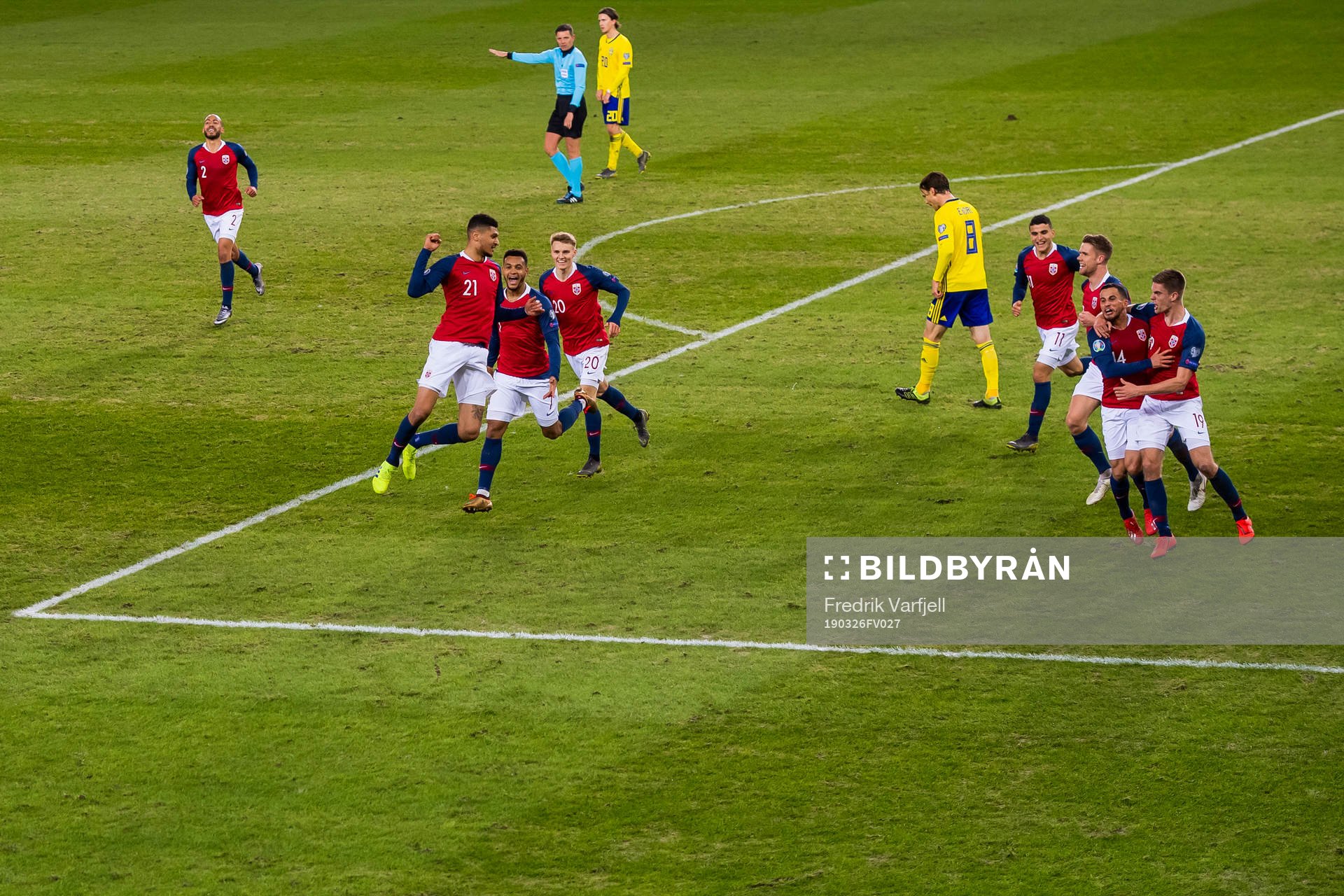 Bjørn Maars Johnsen of Norway celebrates with his teammates