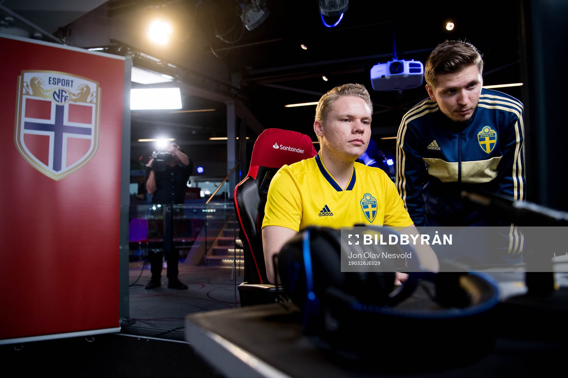 Zackarias Johansson of Sweden and Ivan BorasLegend