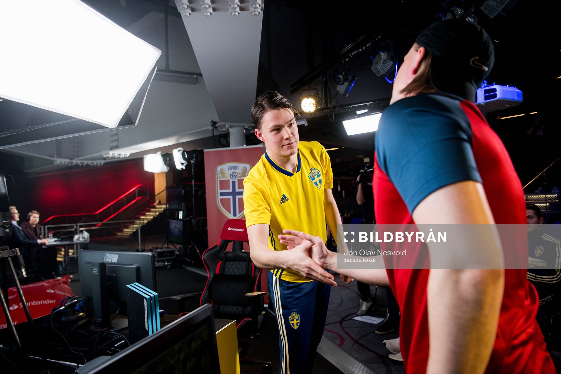 David Eidhammer of Sweden and Sondre Voktor of Norway after the e-football friendly match between Norway and Sweden on March 26, 2019 in Oslo.