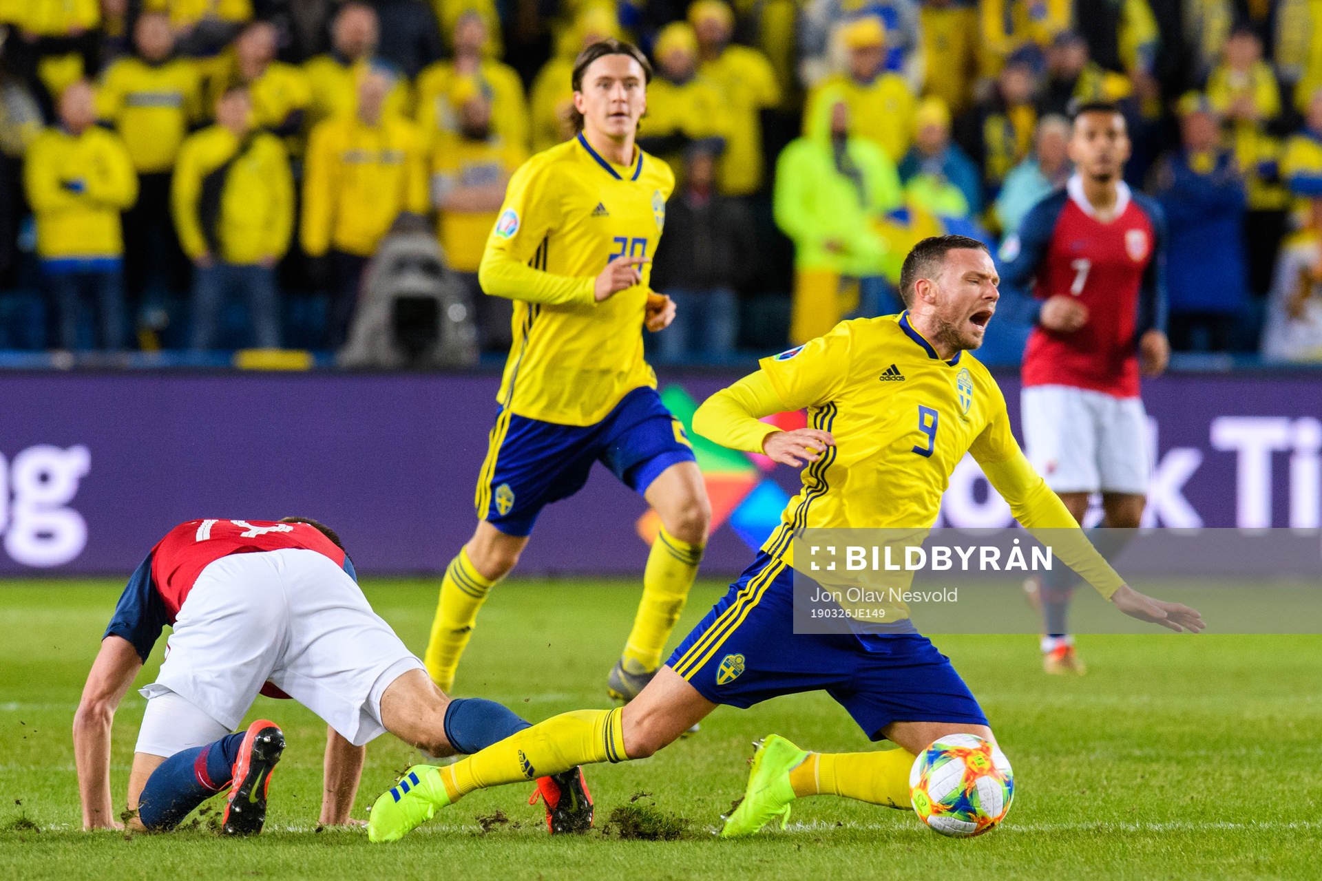 Marcus Berg of Sweden and Markus Henriksen of Norway during the UEFA Euro qualifier football match between Norway and Sweden on March 26, 2019 in Oslo.