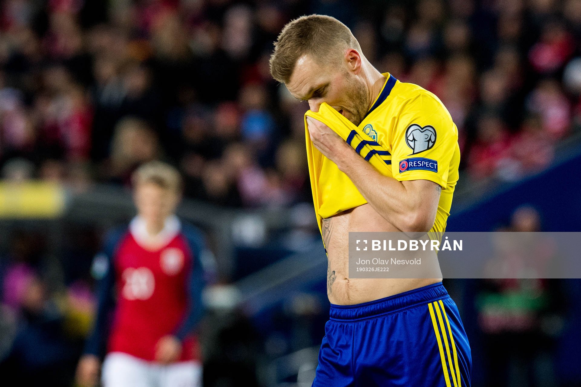 Sebastian Larsson of Sweden looks dejected