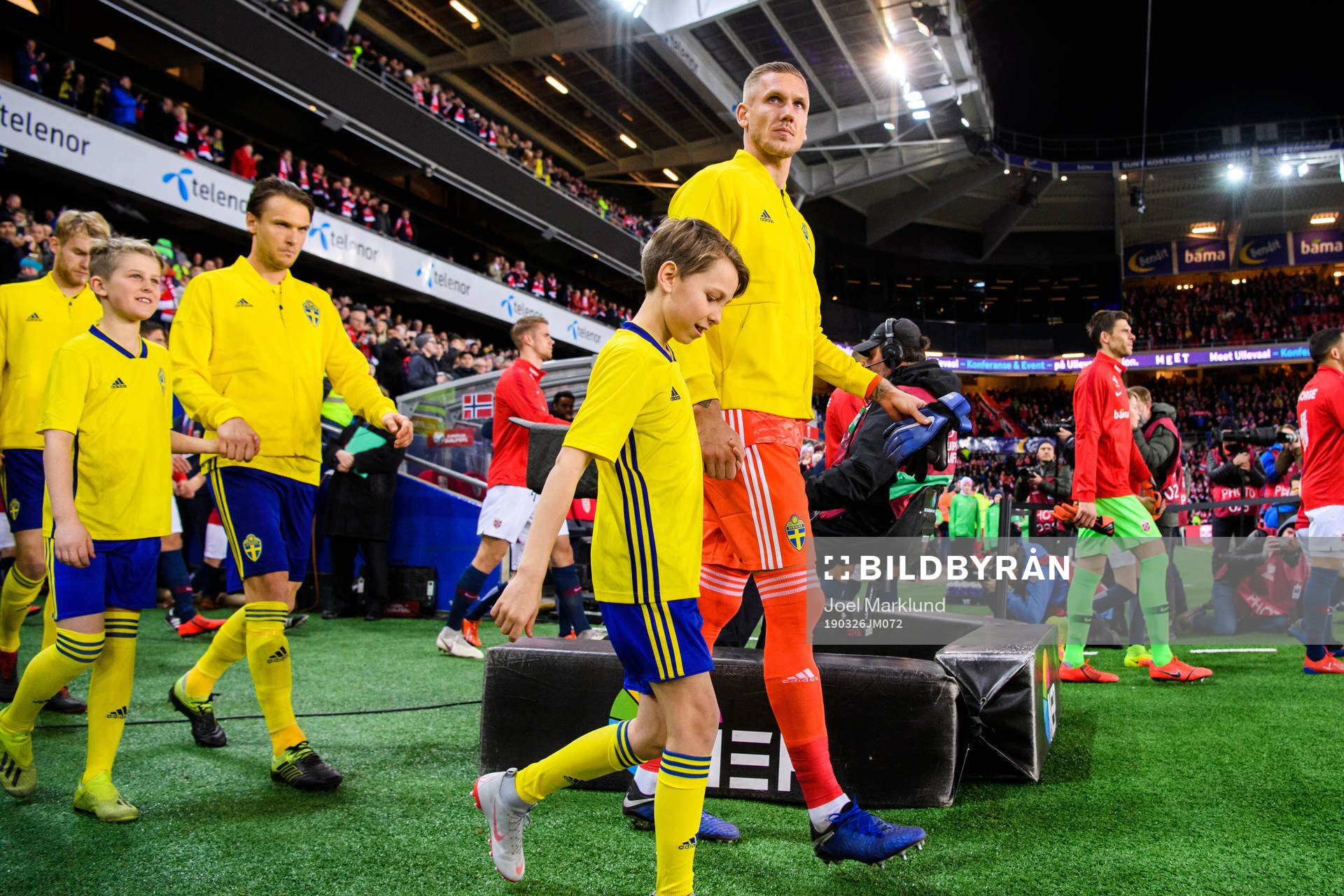 Albin Ekdal and goalkeeper Robin Olsen of Sweden prior to
