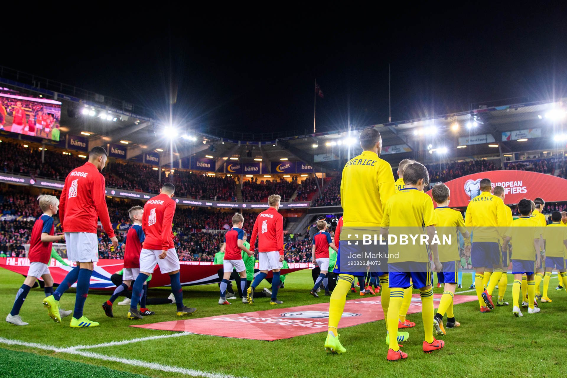 The players of Norway and Sweden enter the pitch prior to