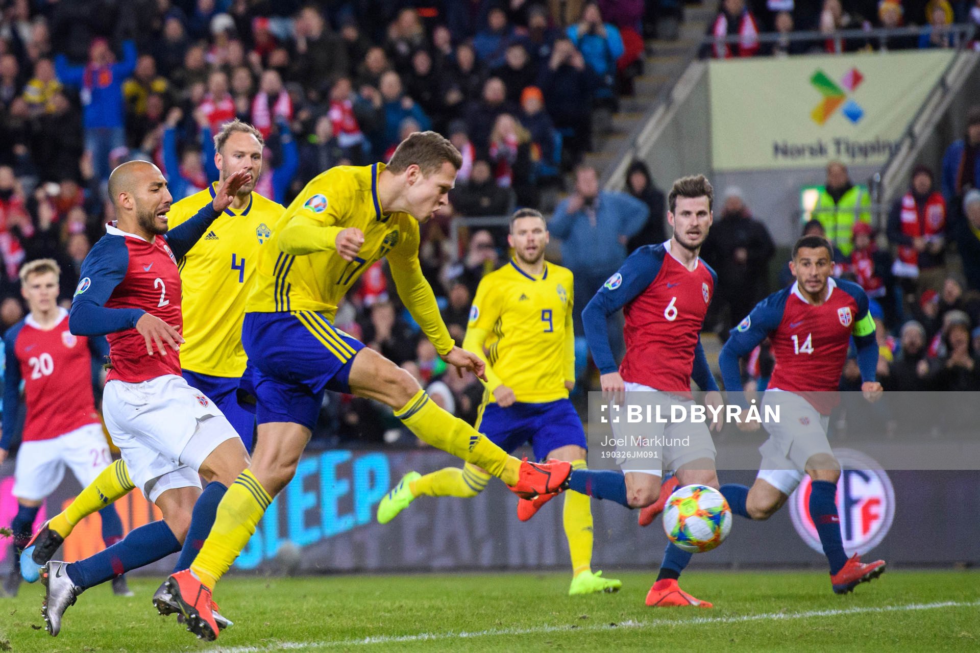 Viktor Claesson of Sweden scores the 2-1 goal