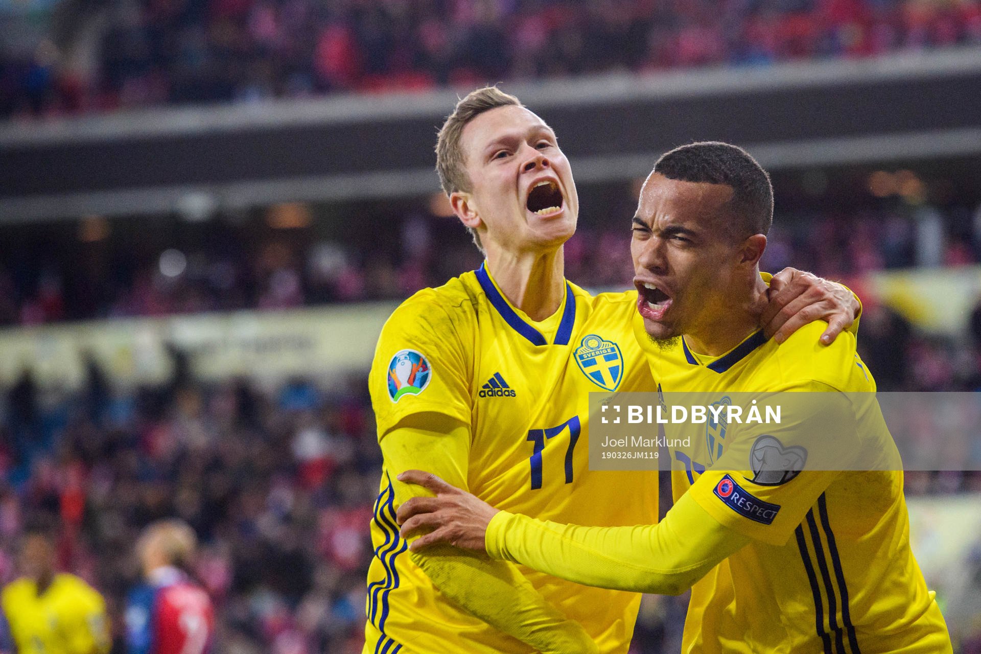 Robin Quaison of Sweden celebrates with Viktor Claesson