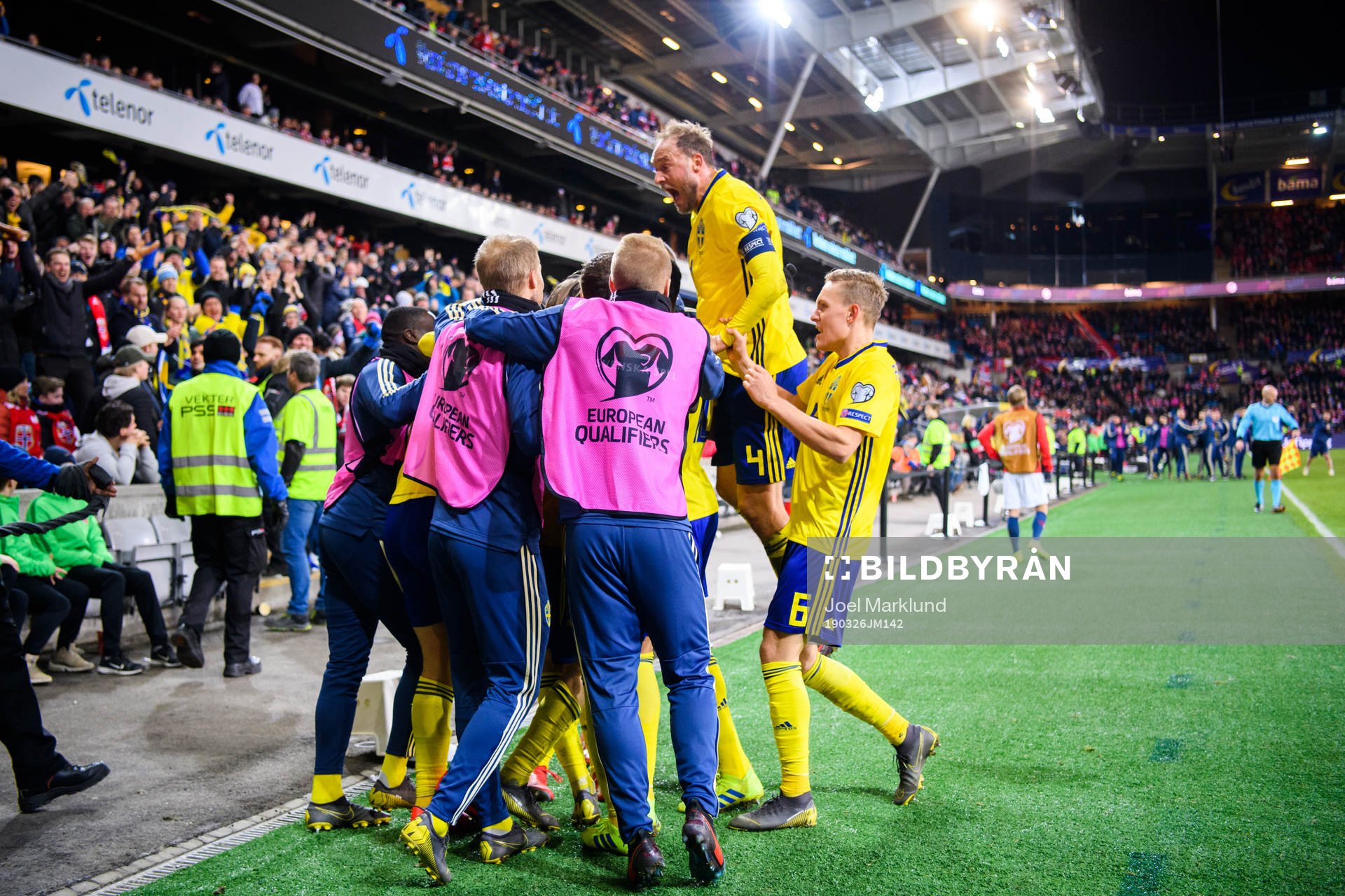 Robin Quaison of Sweden celebrates with teammates
