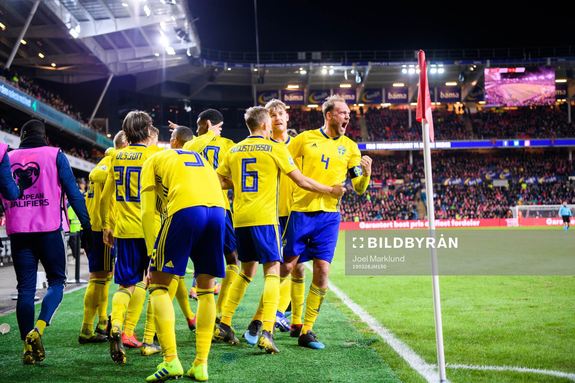 Andreas Granqvist (r) celebrates
