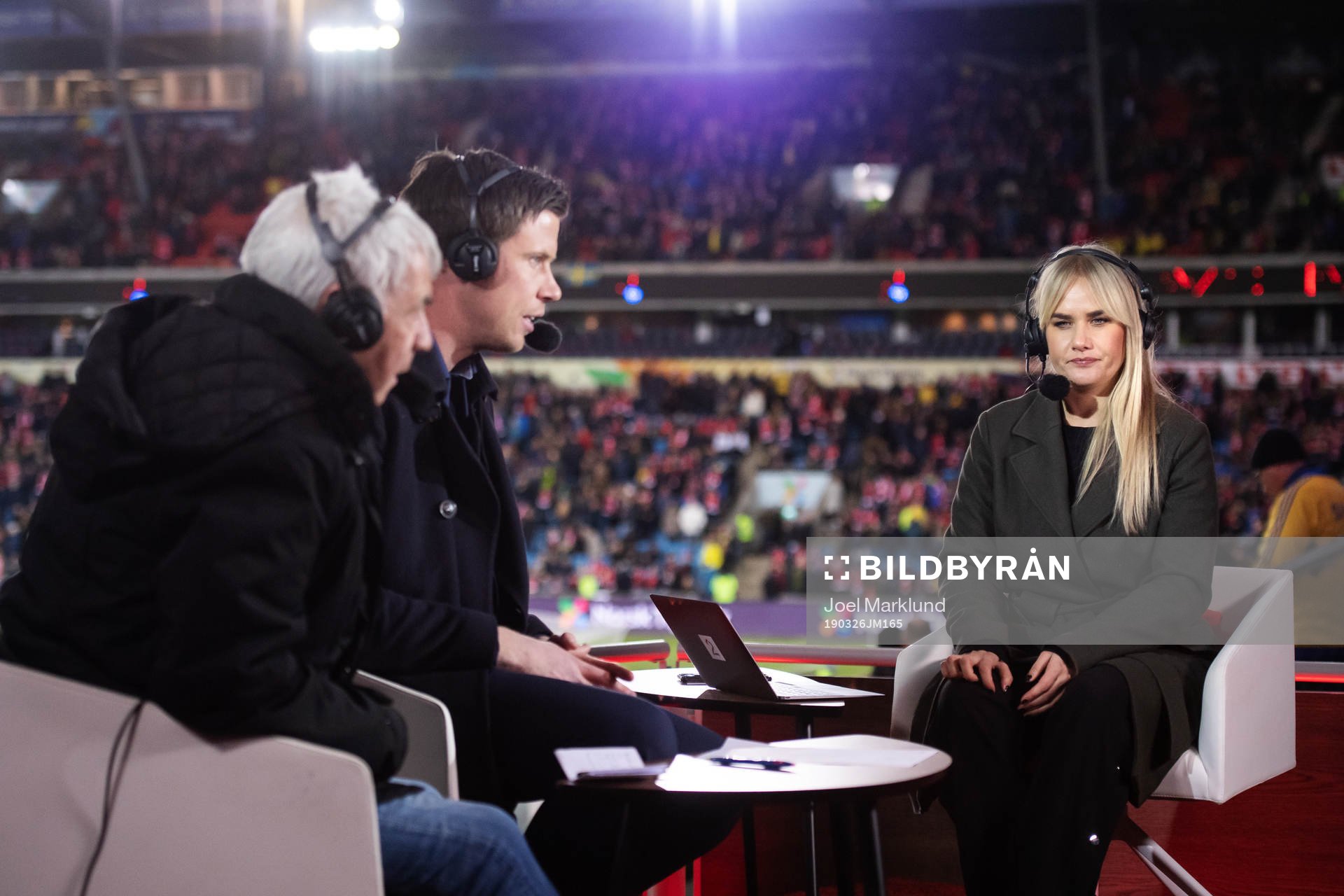 Julie Strømsvåg in the TV2 tv studio
