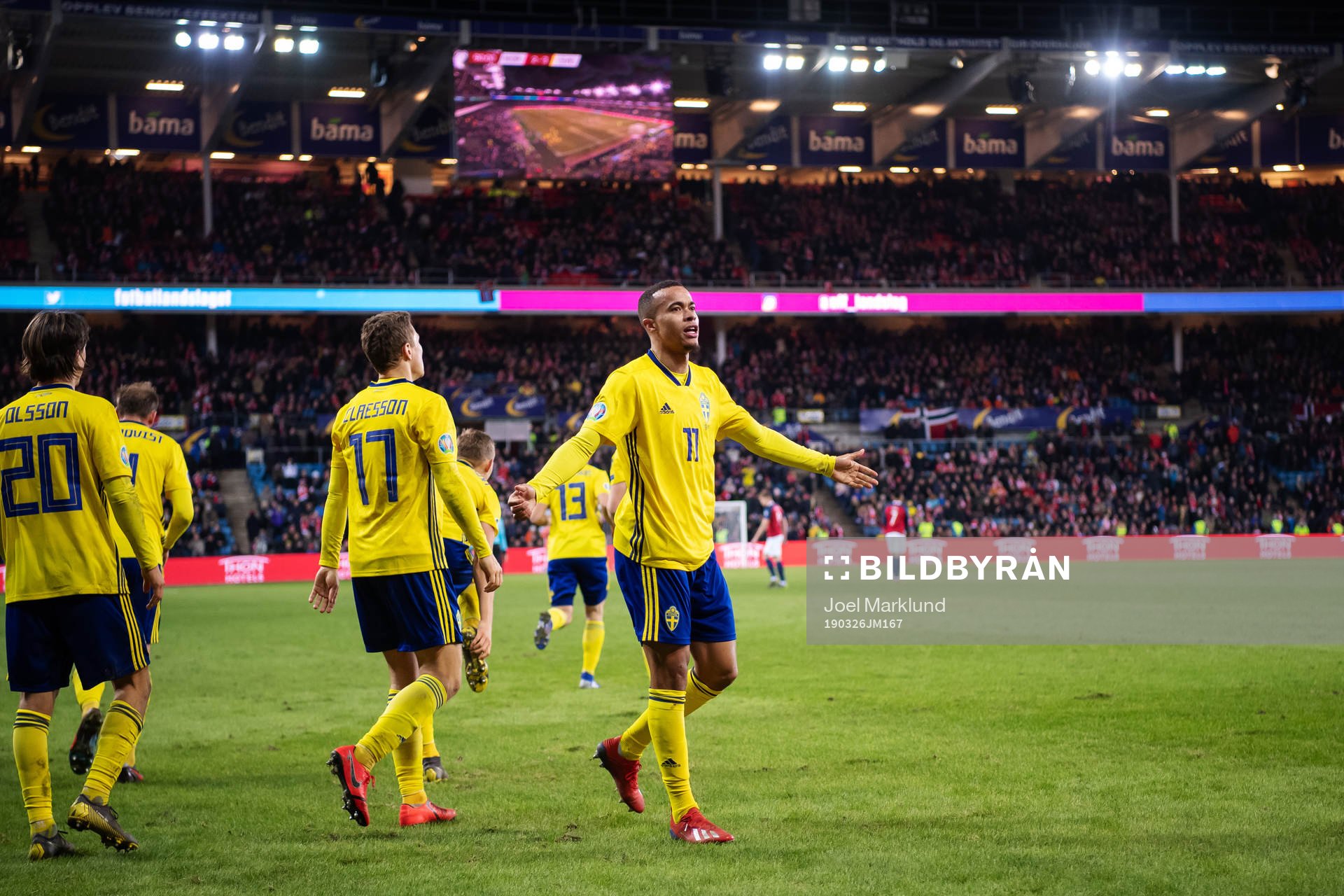 Robin Quaison of Sweden celebrates