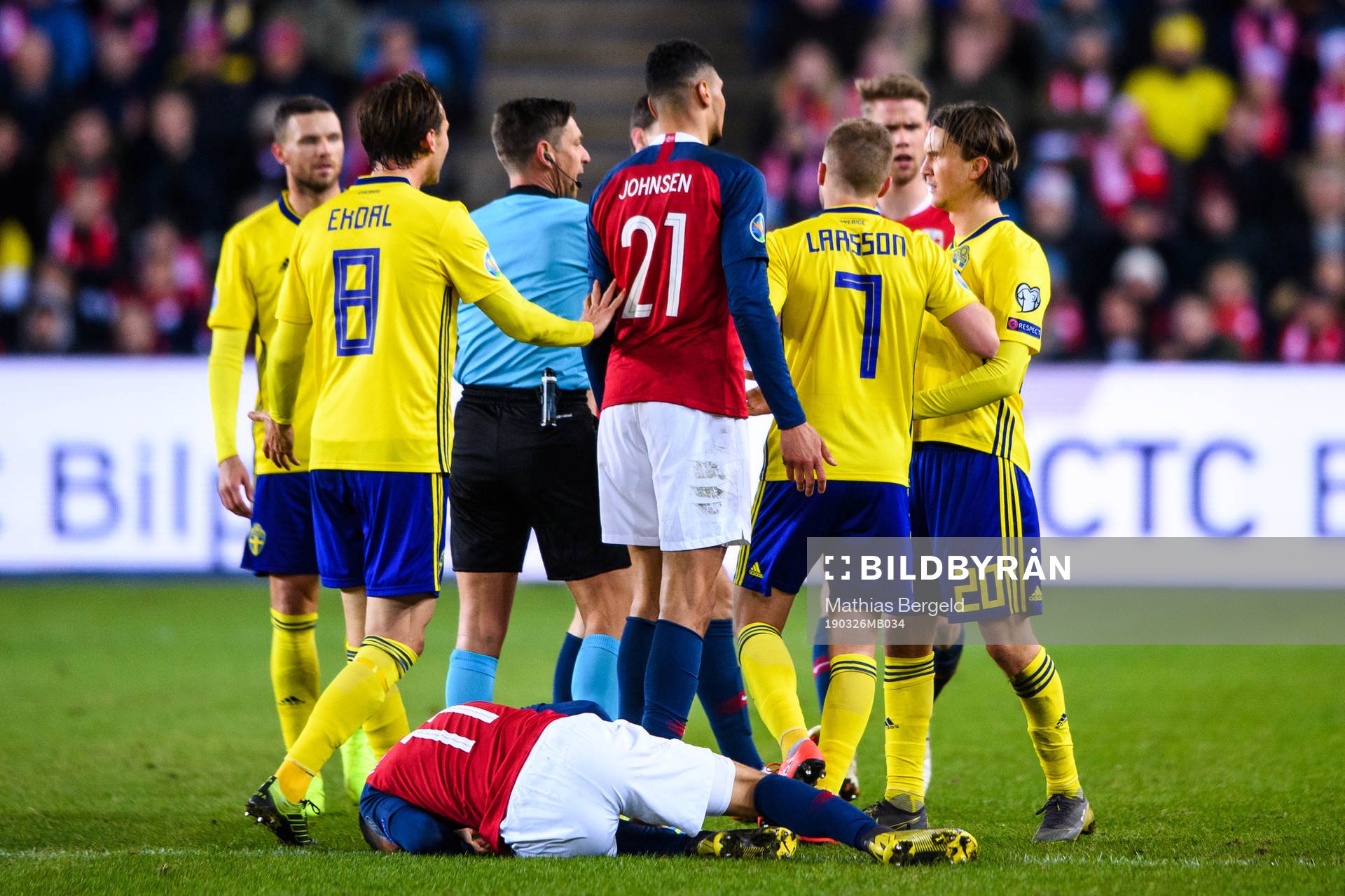 Mohamed Elyounoussi of Norway in pain