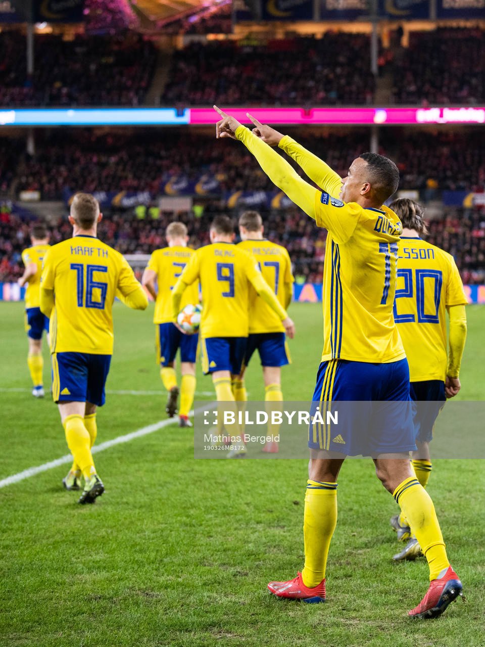 Robin Quaison of Sweden celebrates