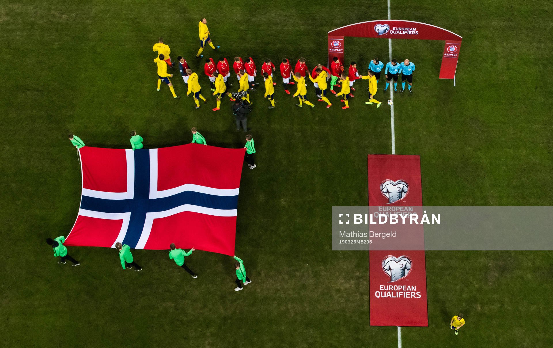 Players of Norway and Sweden