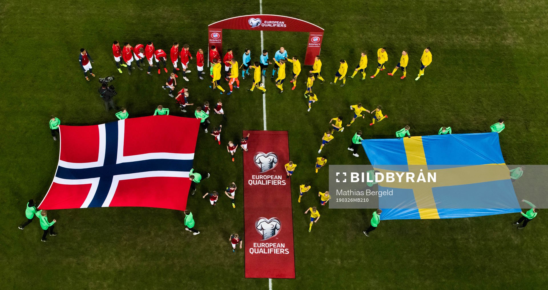 Players of Norway and Sweden