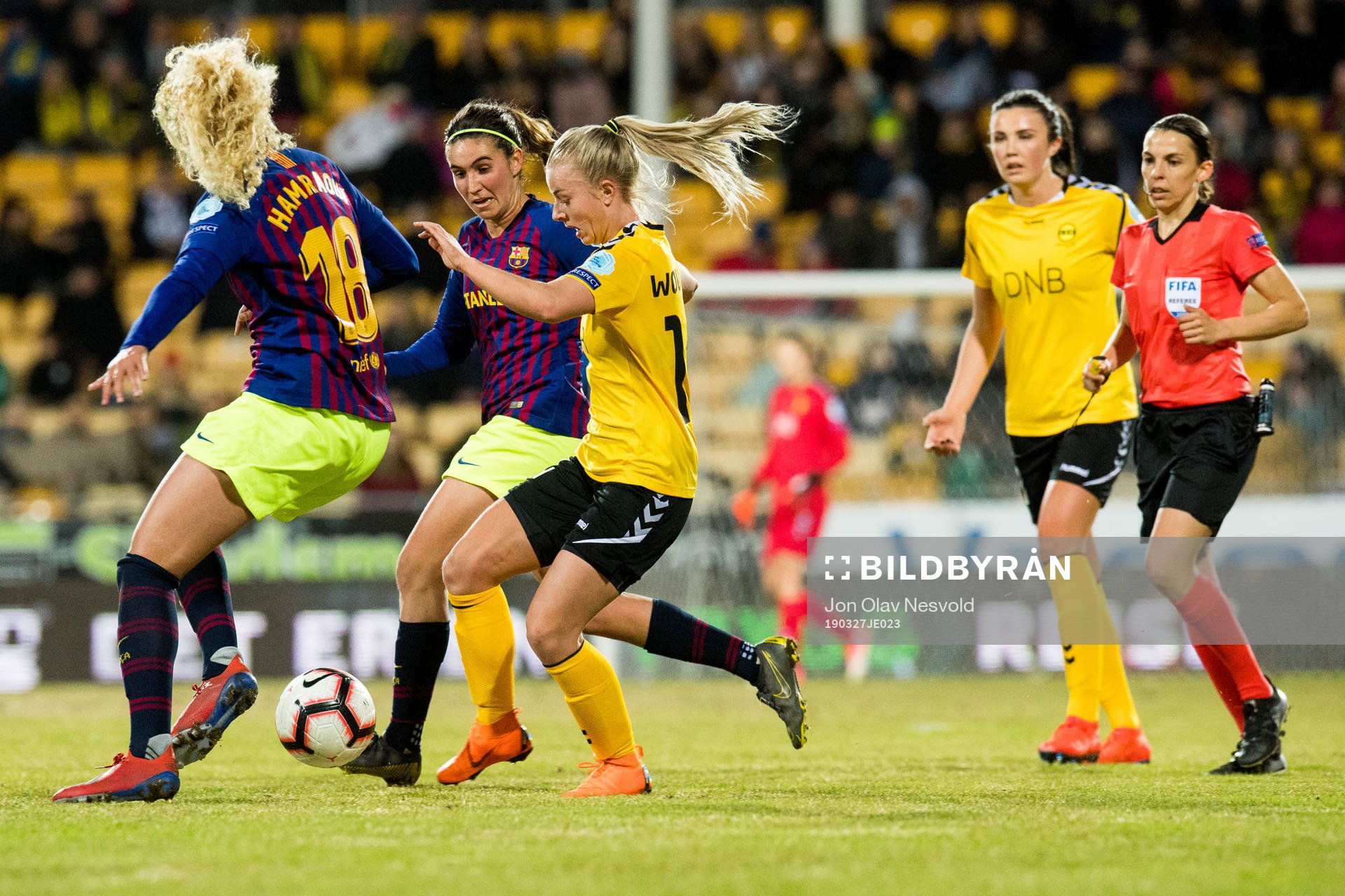 Mariona of Barcelona and Emilie Marie Woldvik of LSK Kvinner