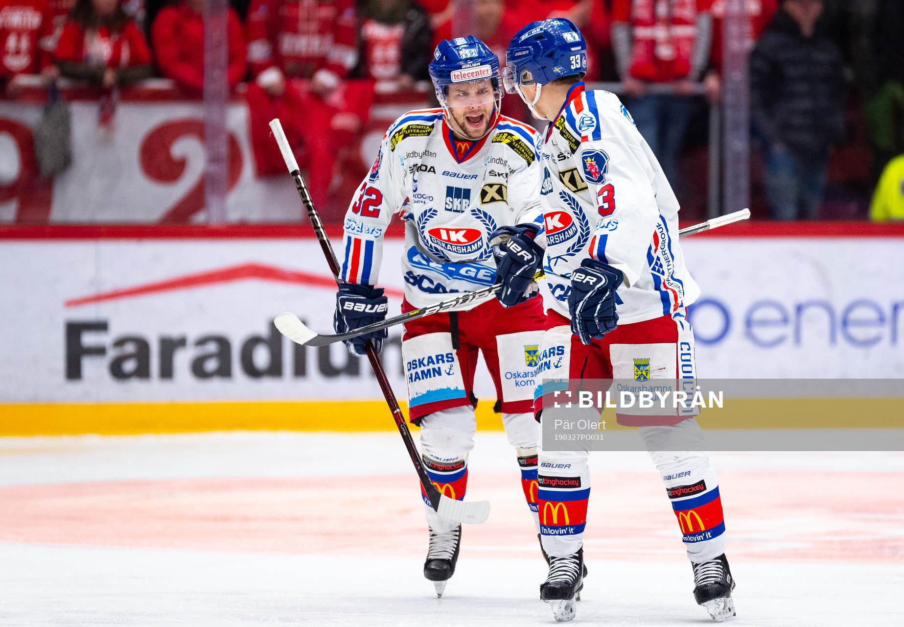 Oskarshamns Markus Modigs och Filiph Engsund jublar