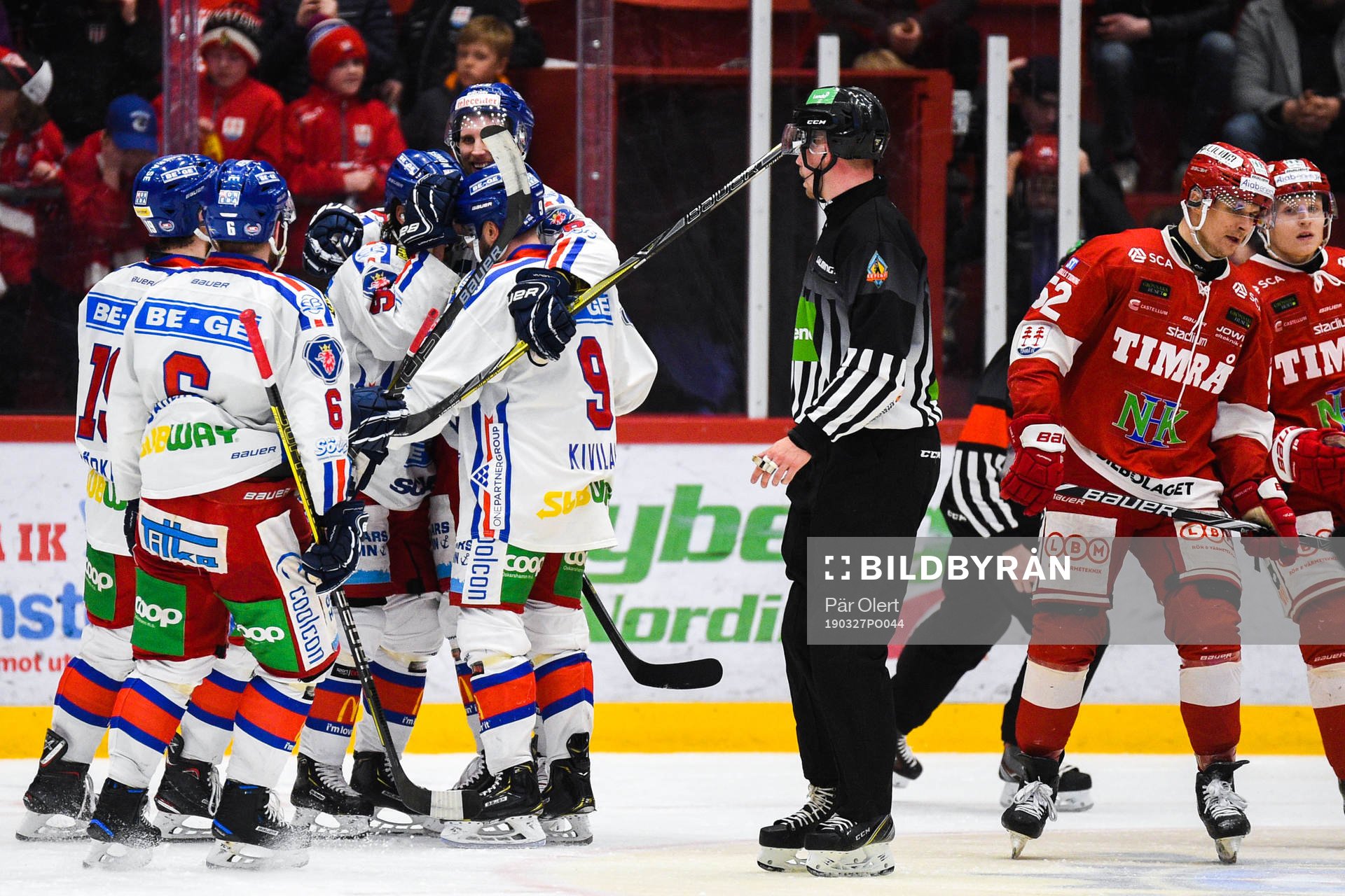 Oskarshamns Janne Kivilahti jublar med lagkamrater