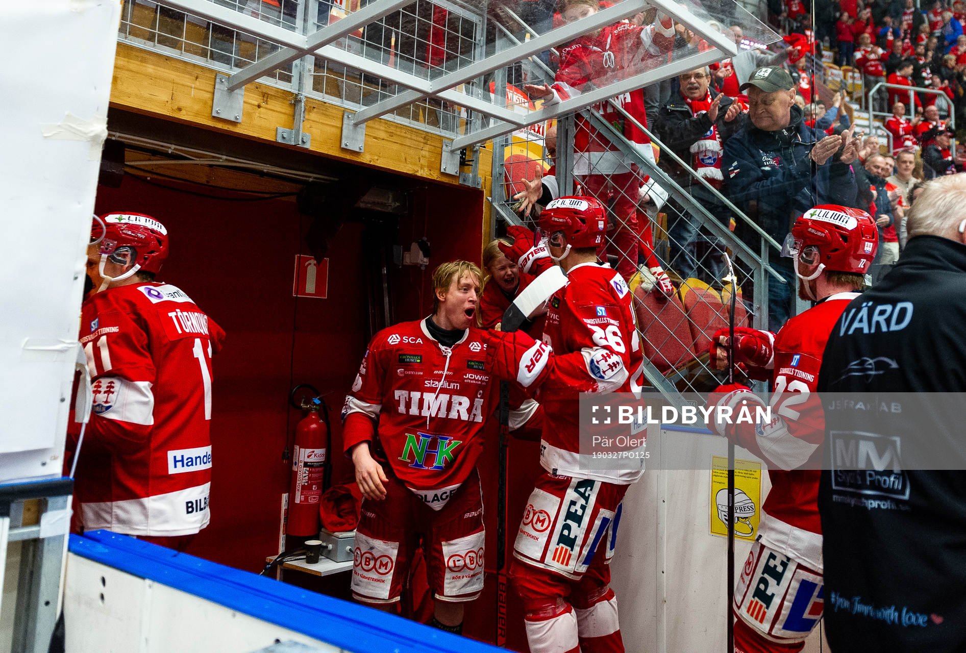 Timrås Vilmos Gallo och Hampus Larsson jublar