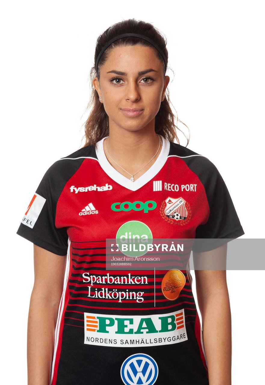 Lidköpings Mouna Charour poserar för ett porträtt den 28 mars 2019 i Lidköping.
