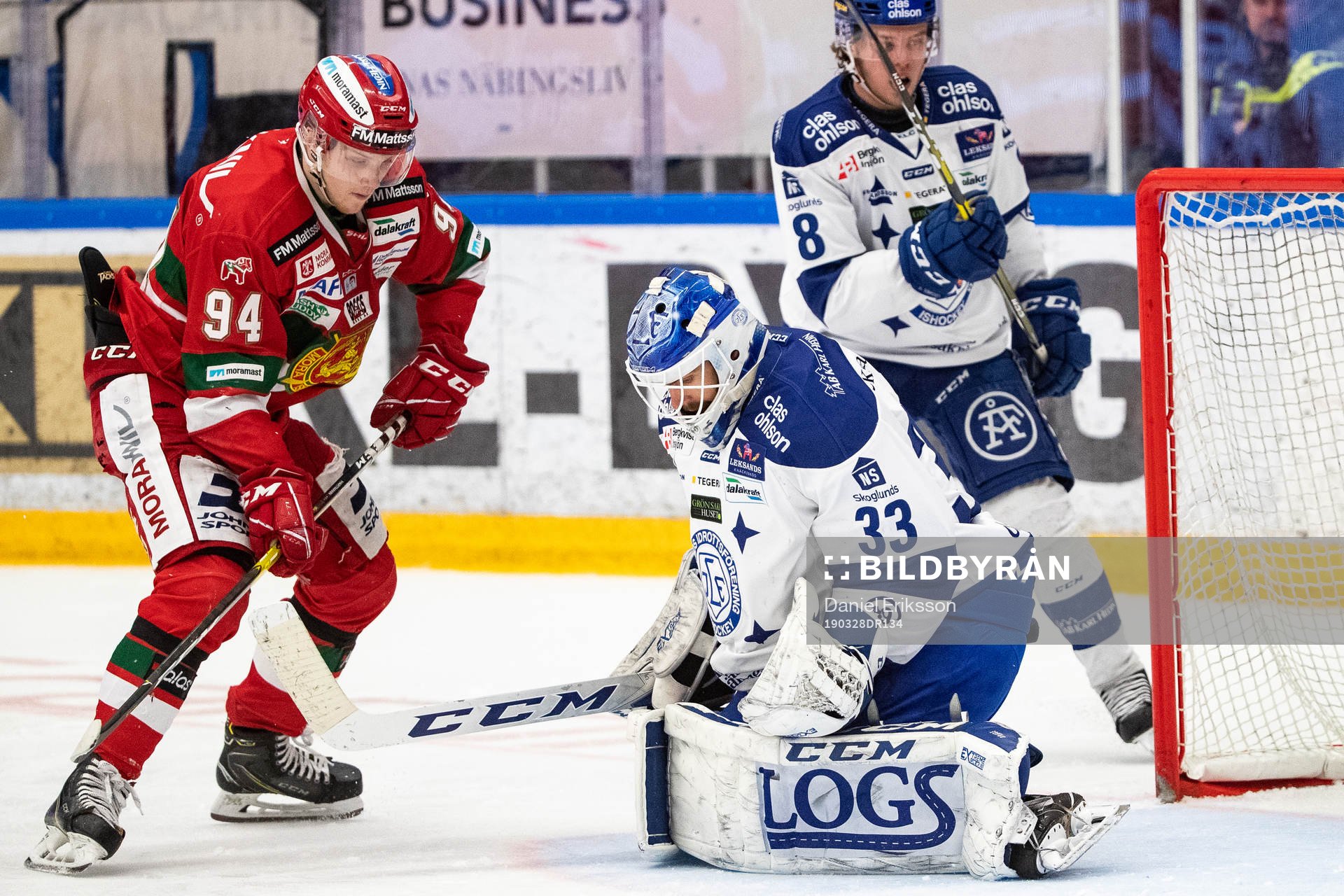 Moras Sebastian Hartmann och Leksands målvakt Axel Brage