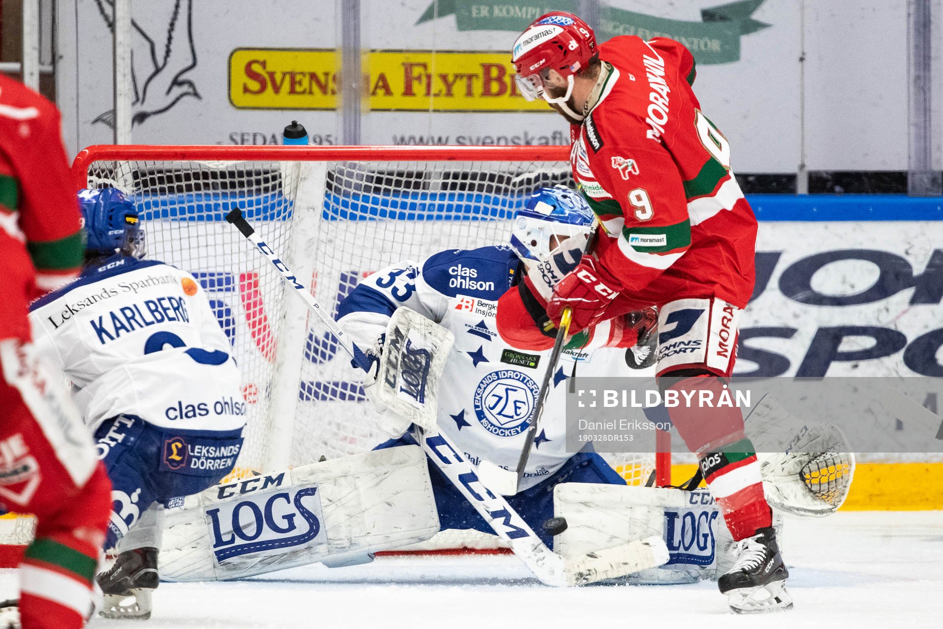 Leksands målvakt Axel Brage och Moras Andrew Rowe