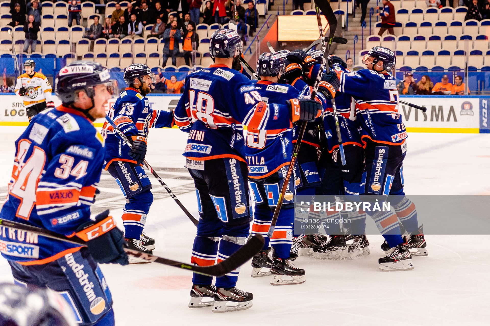 Växjös Brendan Shinnimin jublar