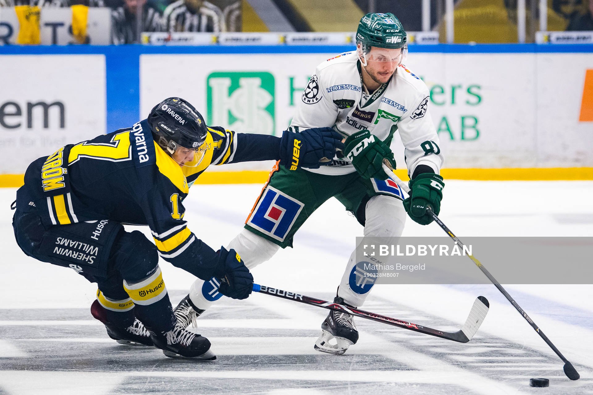 s Isac Brännström och Färjestads Theodor Lennström