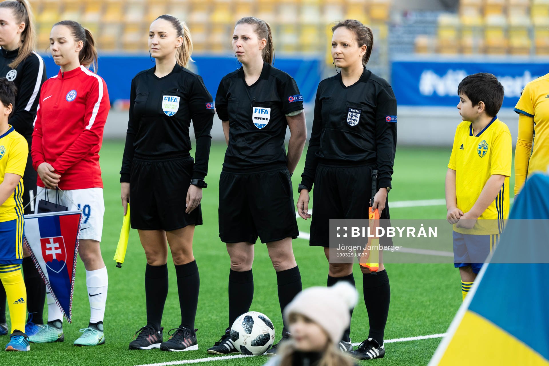 Domare Abigail Marriott med assisterande domarna Alexandra