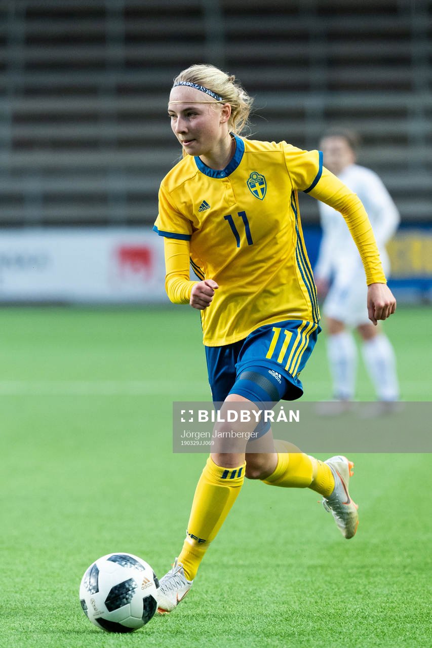 Sveriges Stinalisa Johansson under landskampen i fotboll F17 Elite Round mellan Slovakien och Sverige den 29 mars 2019 i Borås.