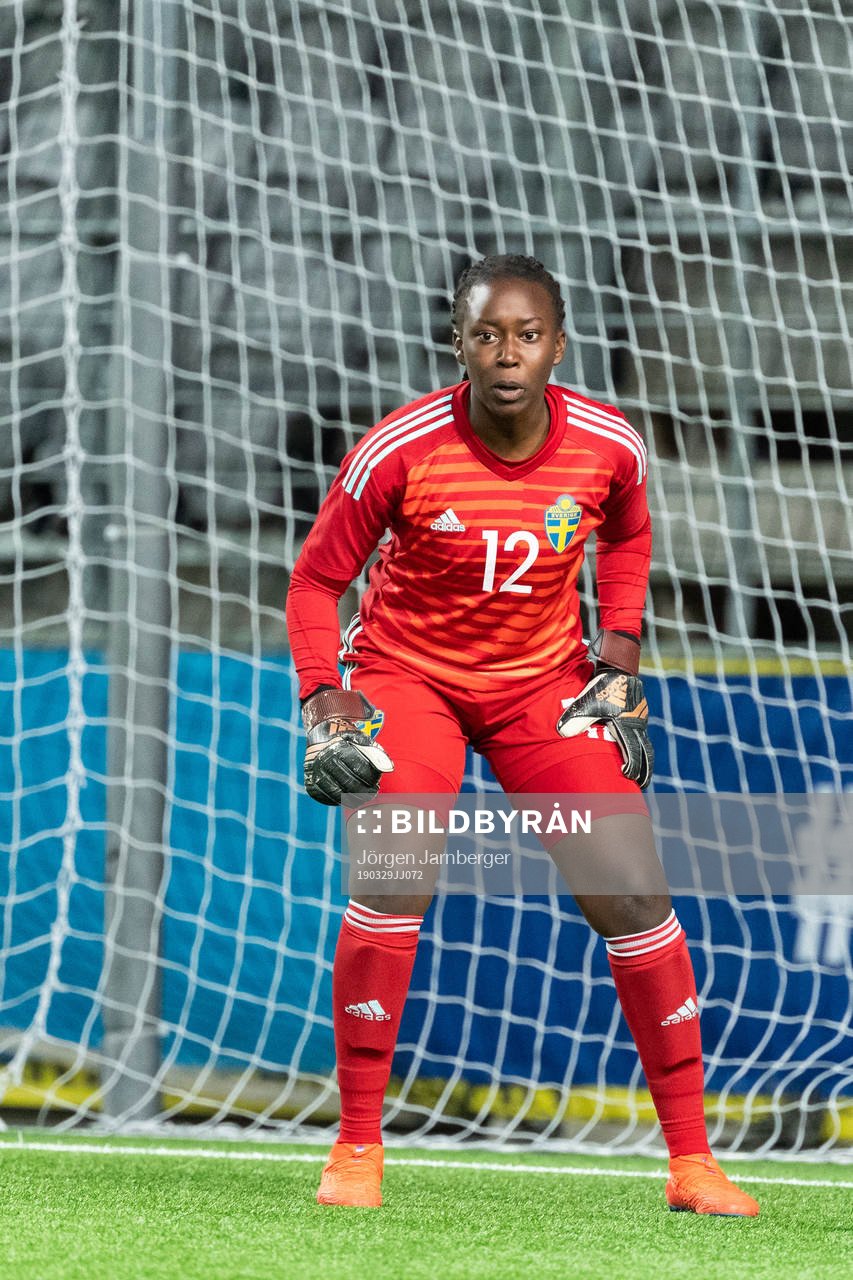 Sveriges målvakt Angel Mukasa