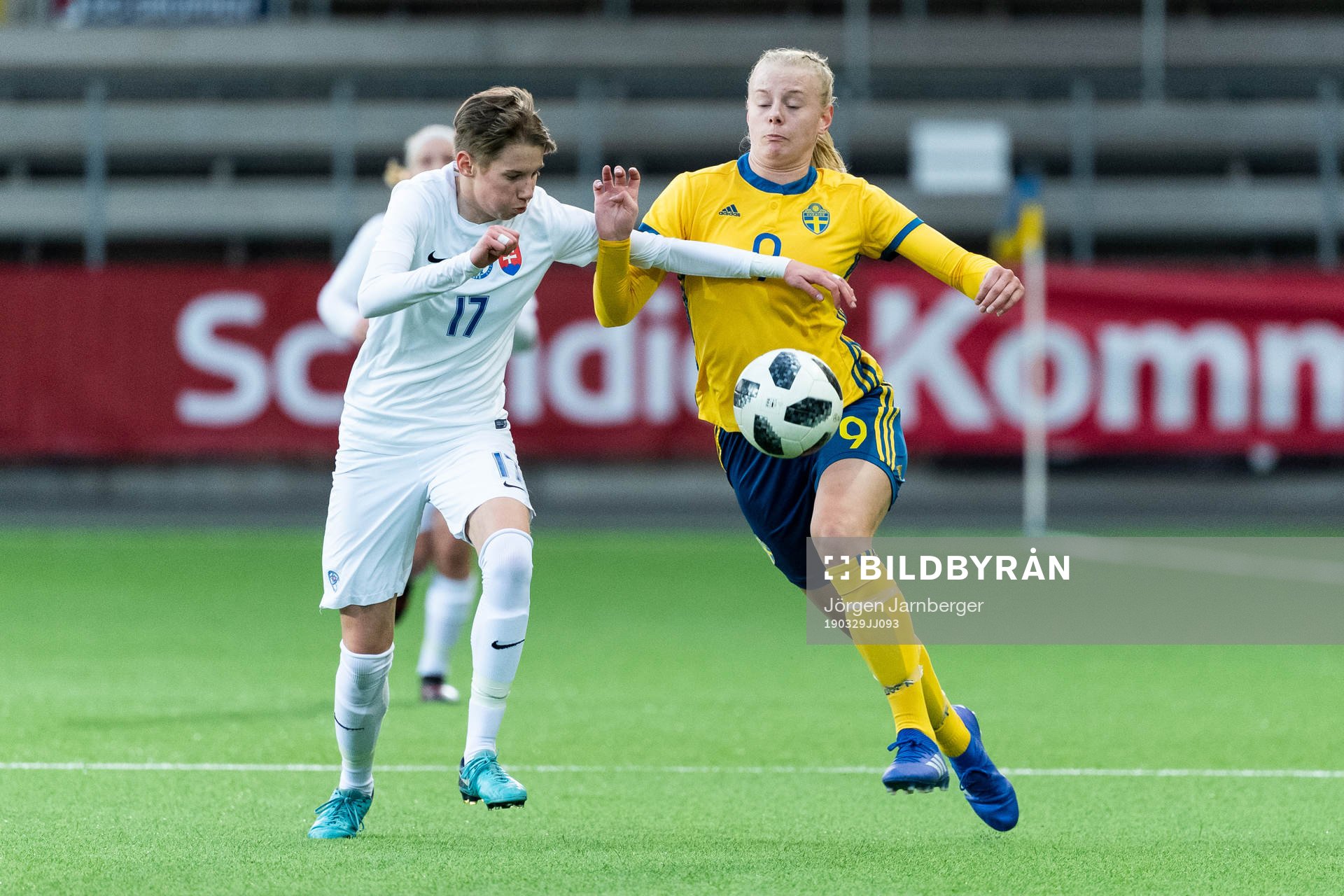Slovakiens Sara Krsiakova och Sveriges Nina Koppang