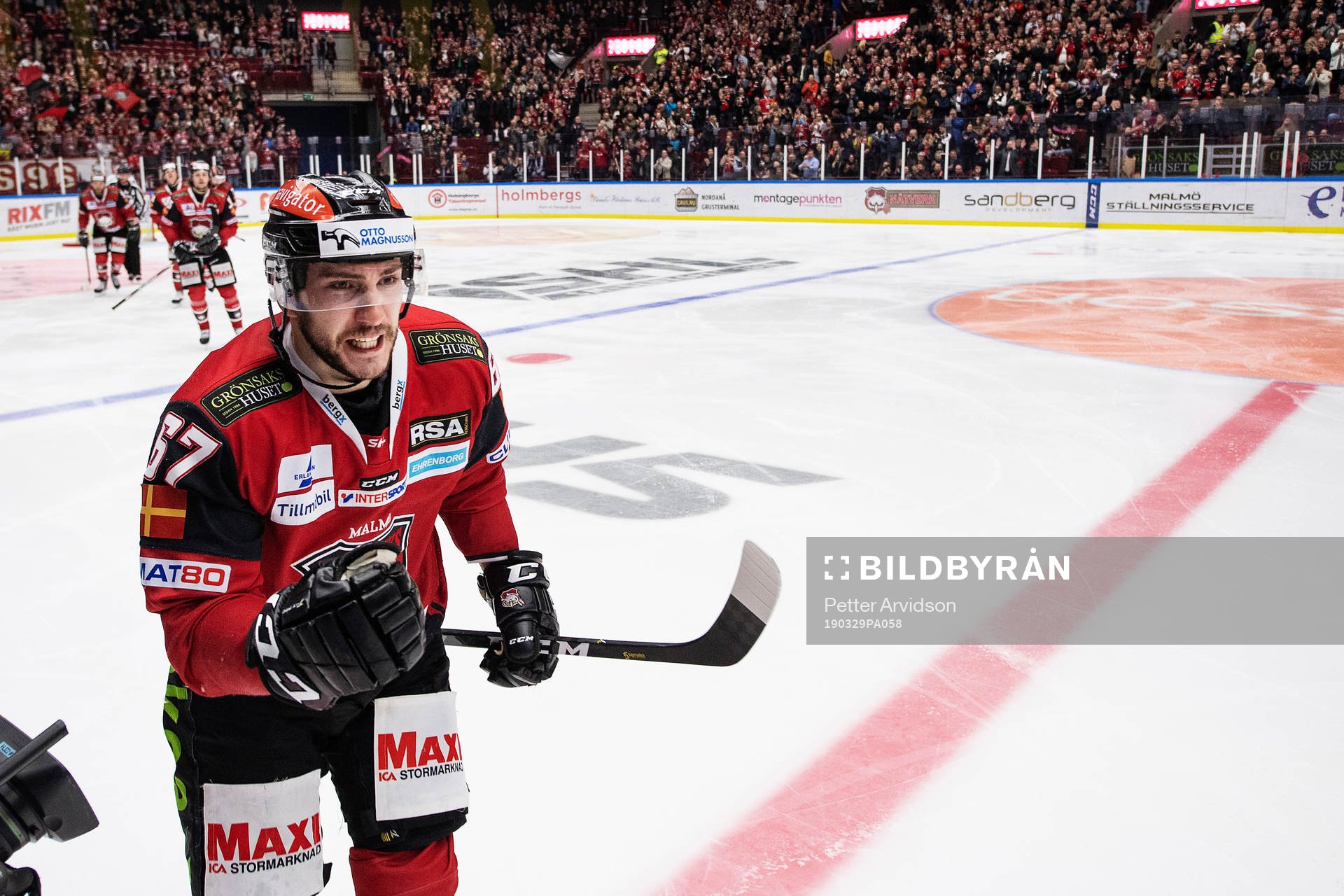 Malmö Redhawks Konstantin Komarek jublar