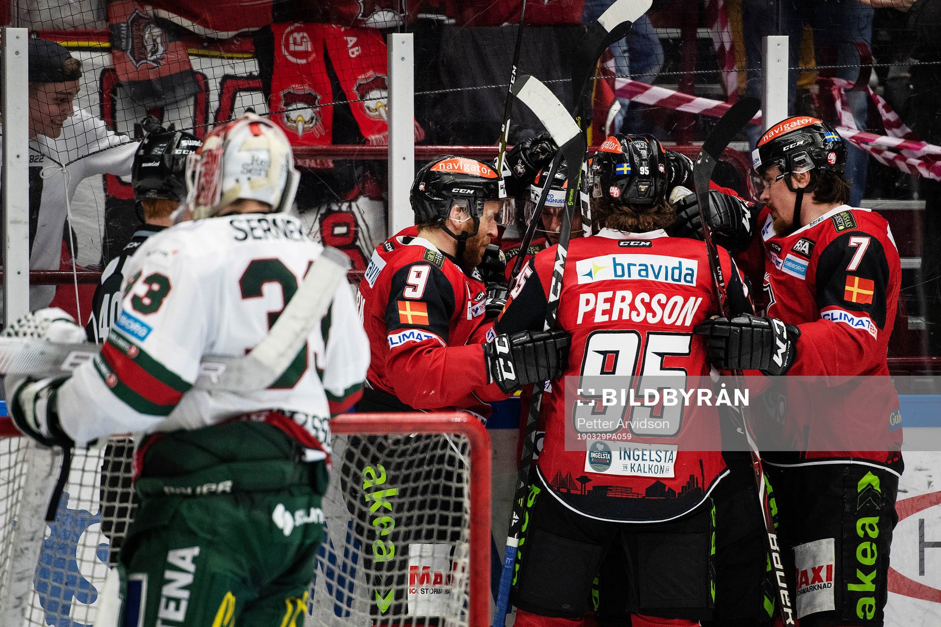 Malmö Redhawks spelare jublar