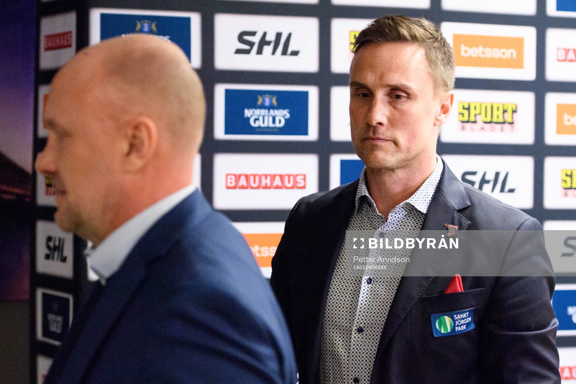 Frölundas tränare Roger Rönnberg och Malmö Redhawks