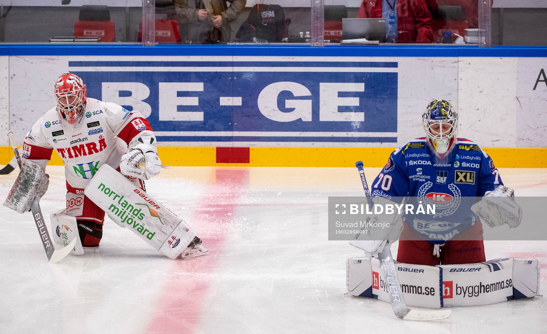 Oskarshamns målvakt Adam Åhman och Timrås målvakt