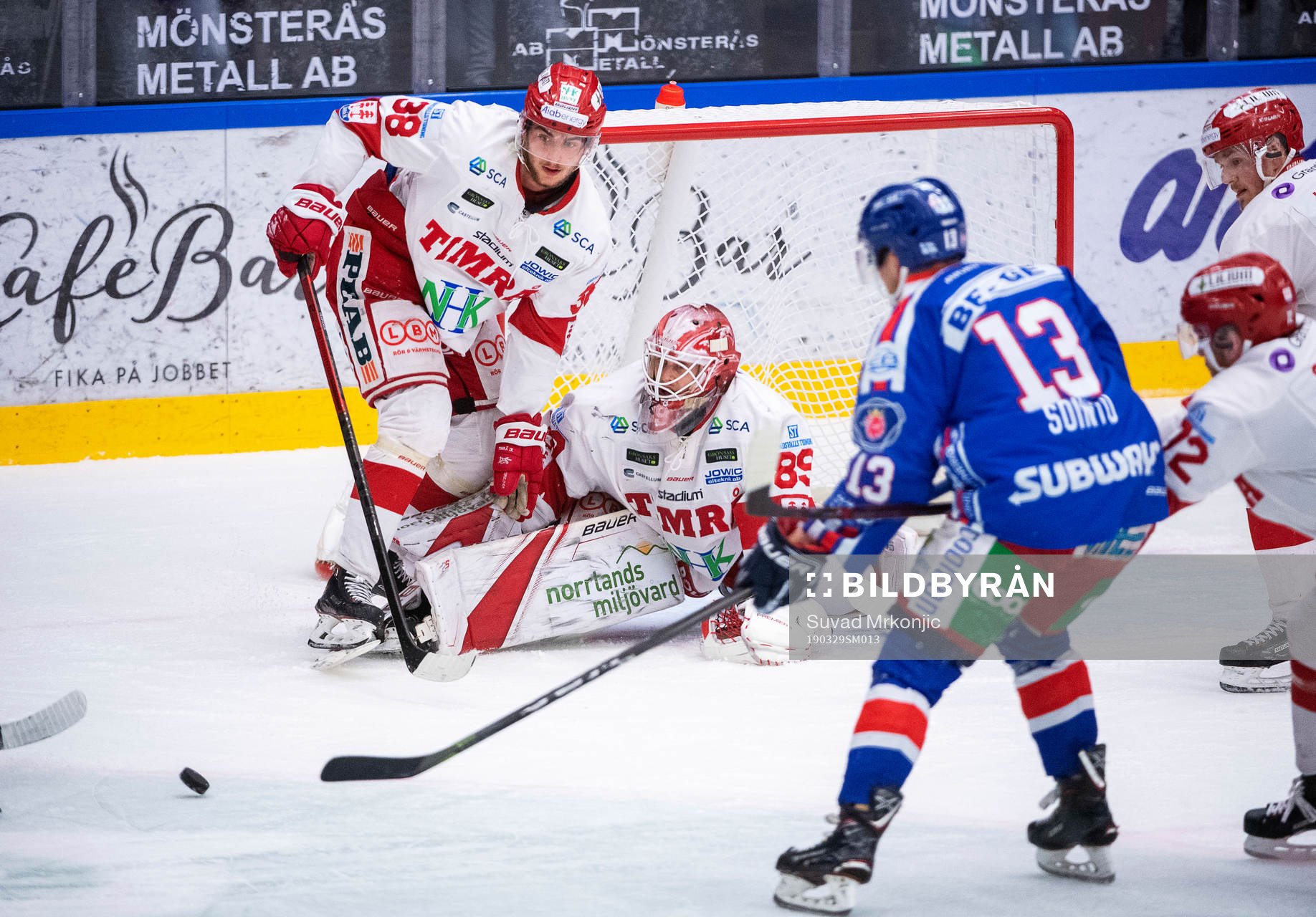 Timrås målvakt Niklas Svedberg och Jacob Olofsson samt