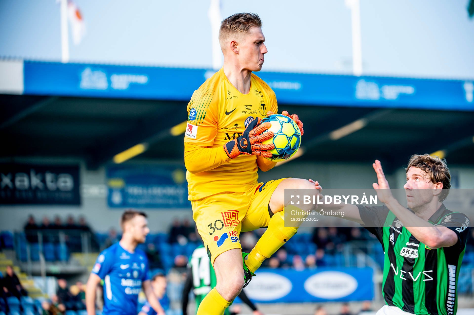 Trelleborgs målvakt Philip Mårtensson mot GAIS August