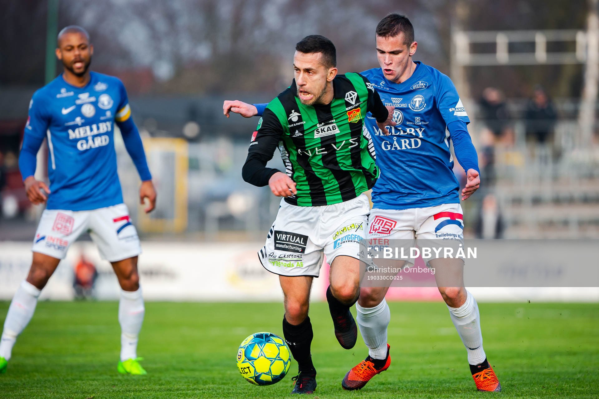GAIS Predrag Randelovic och Trelleborgs Oscar Johansson