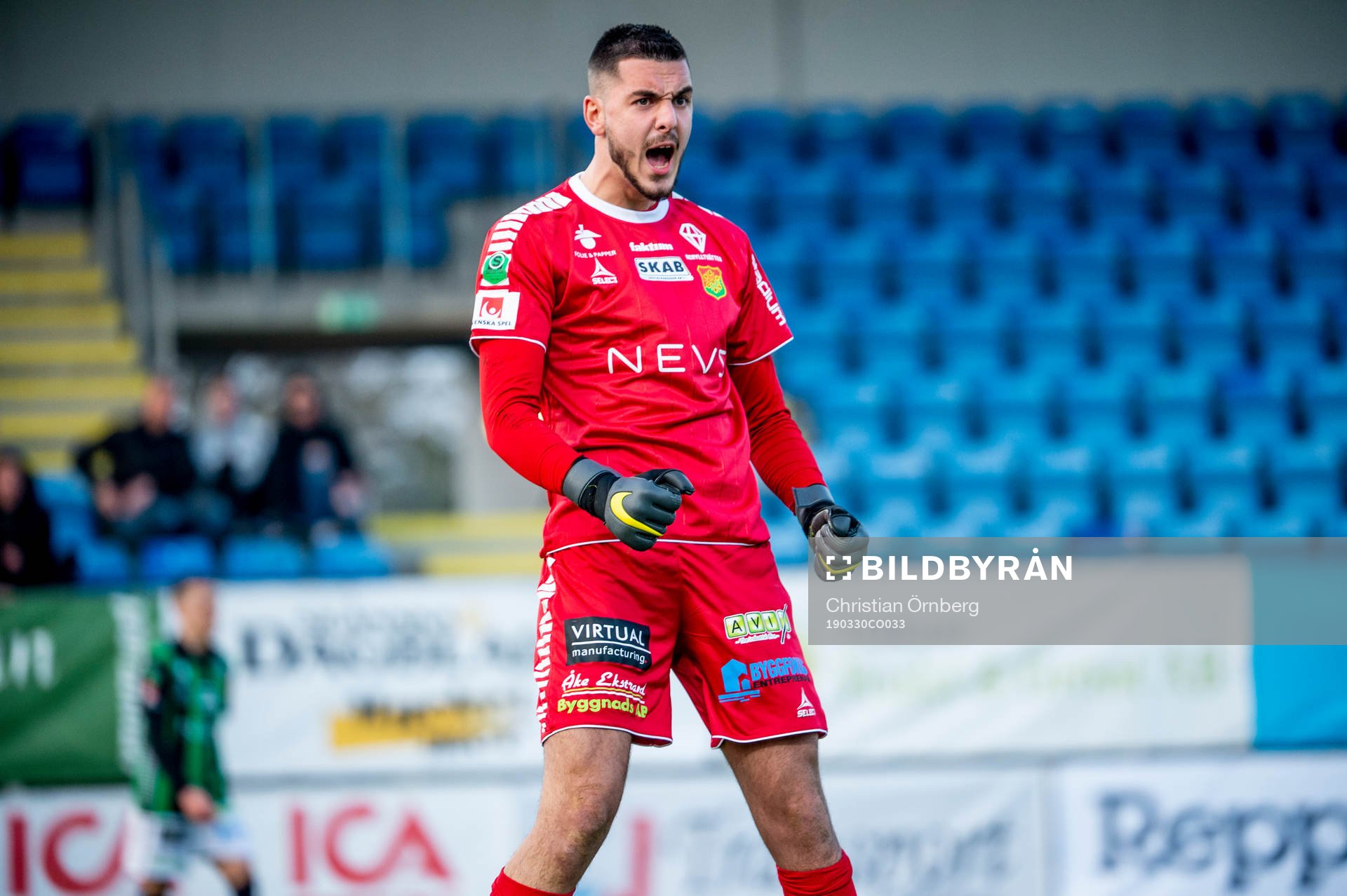 GAIS målvakt Marko Johansson jublar