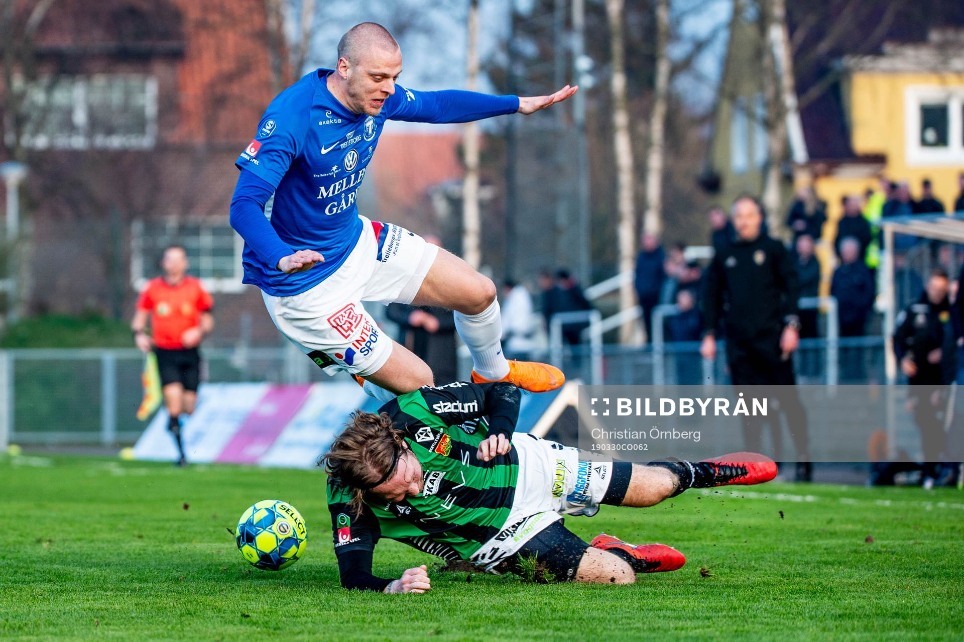 Trelleborgs Mattias Håkansson mot GAIS Emil Wahlström
