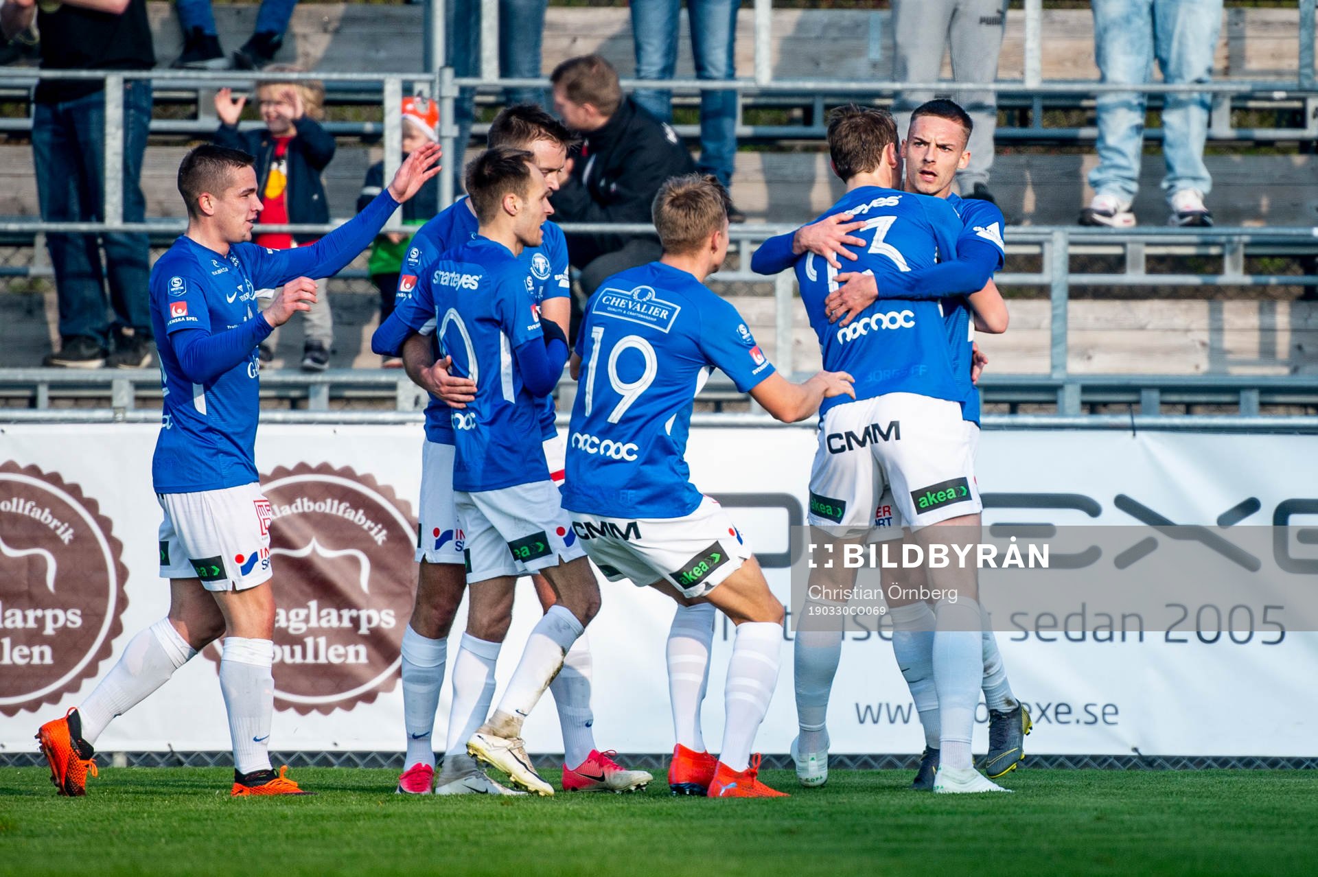 Trelleborgs Felix Hörberg jublar med lagkamraterna