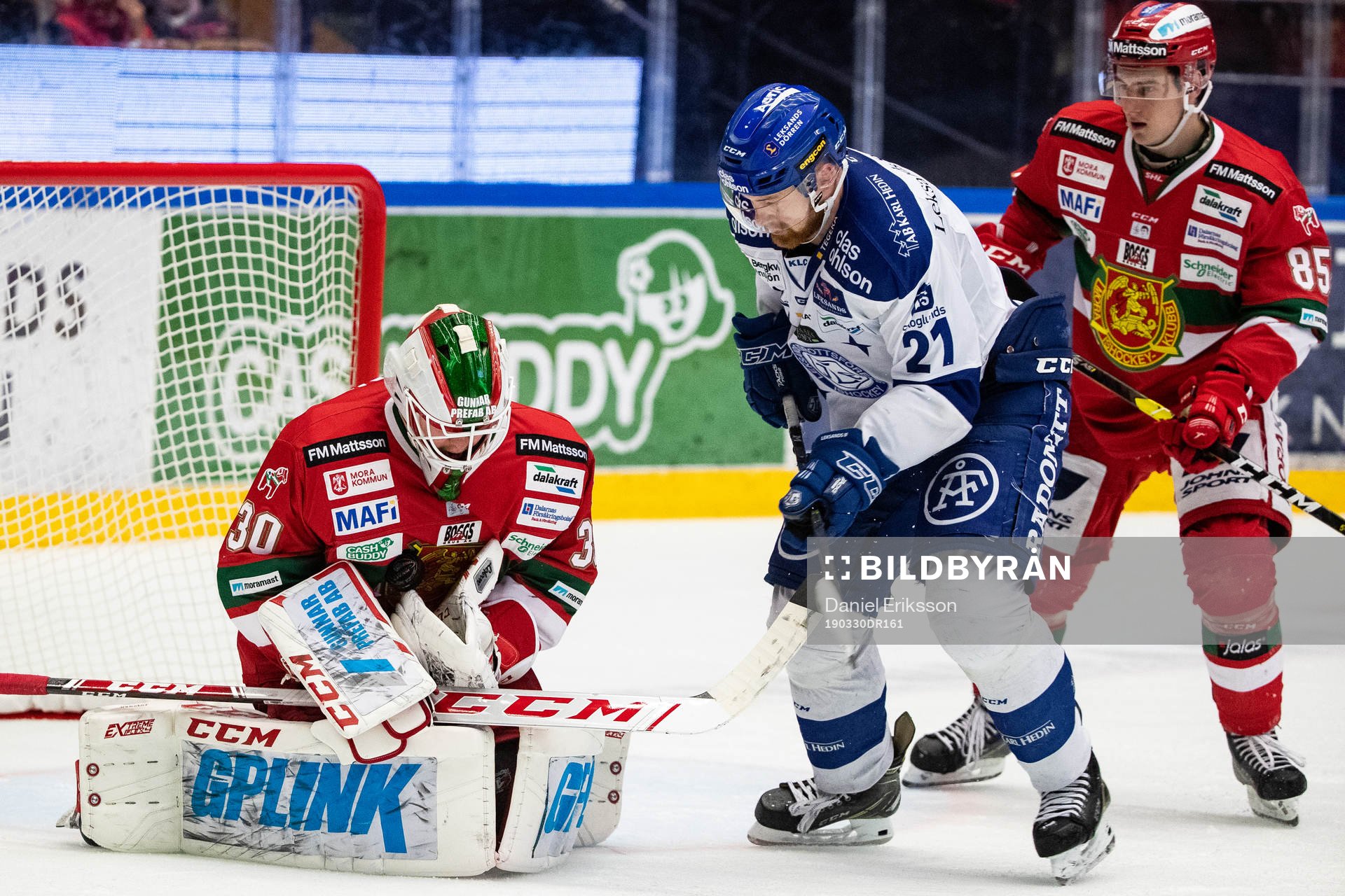 Moras målvakt Janne Juvonen och Leksands Mattias Ritola
