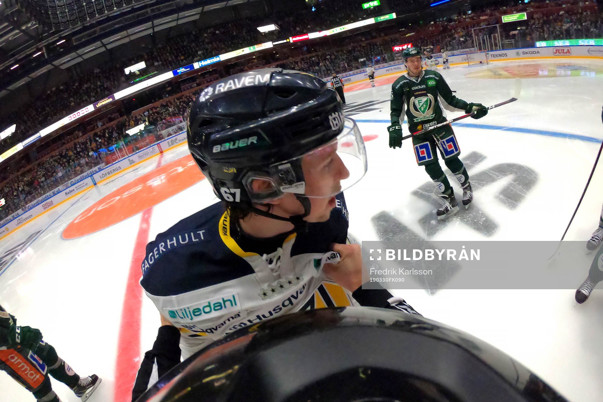 s Christoffer Törngren i samtal med Linjedomare Andreas