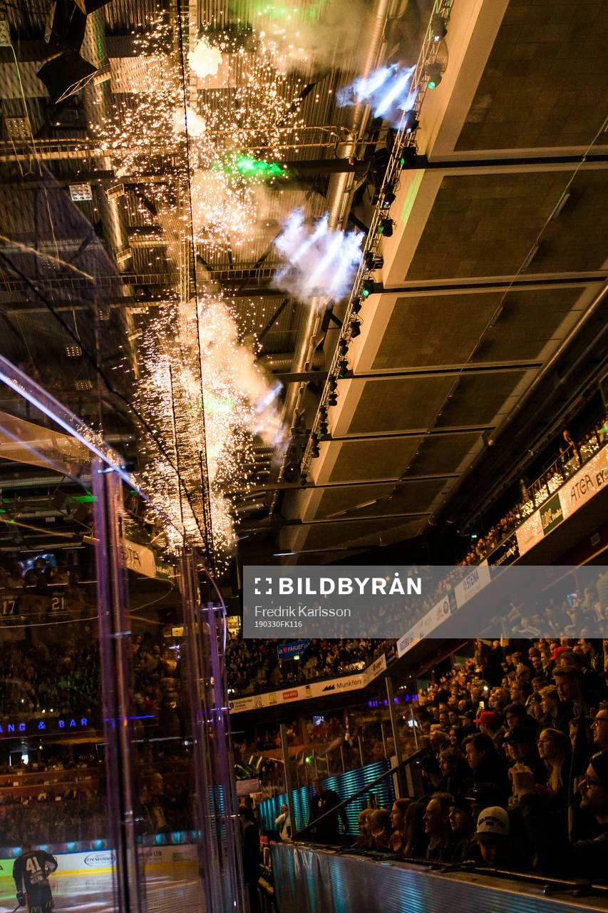 Fyrverkerier i arenan
