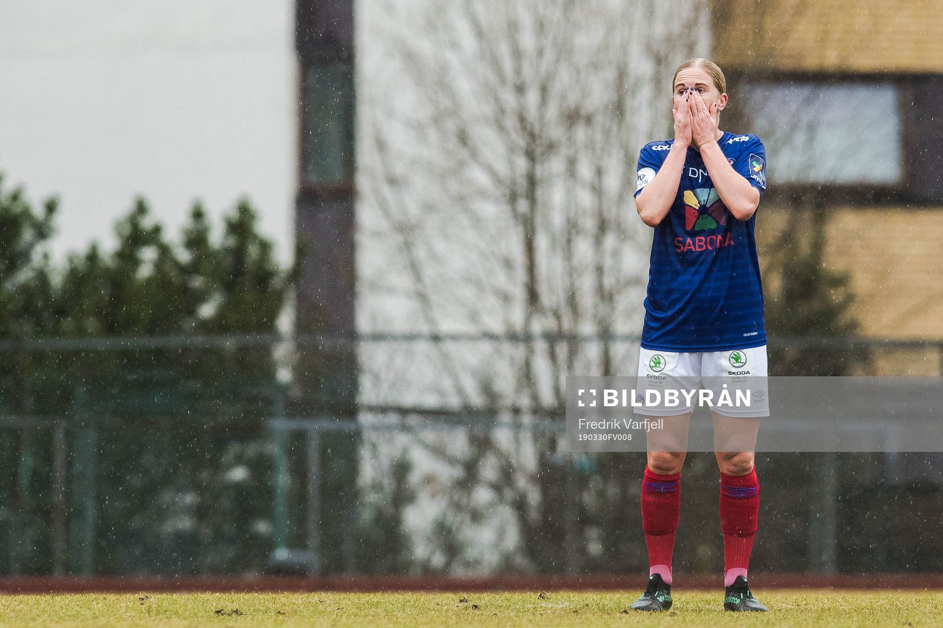 Natasha Khalila Dowie of Vålerenga  looks dejected