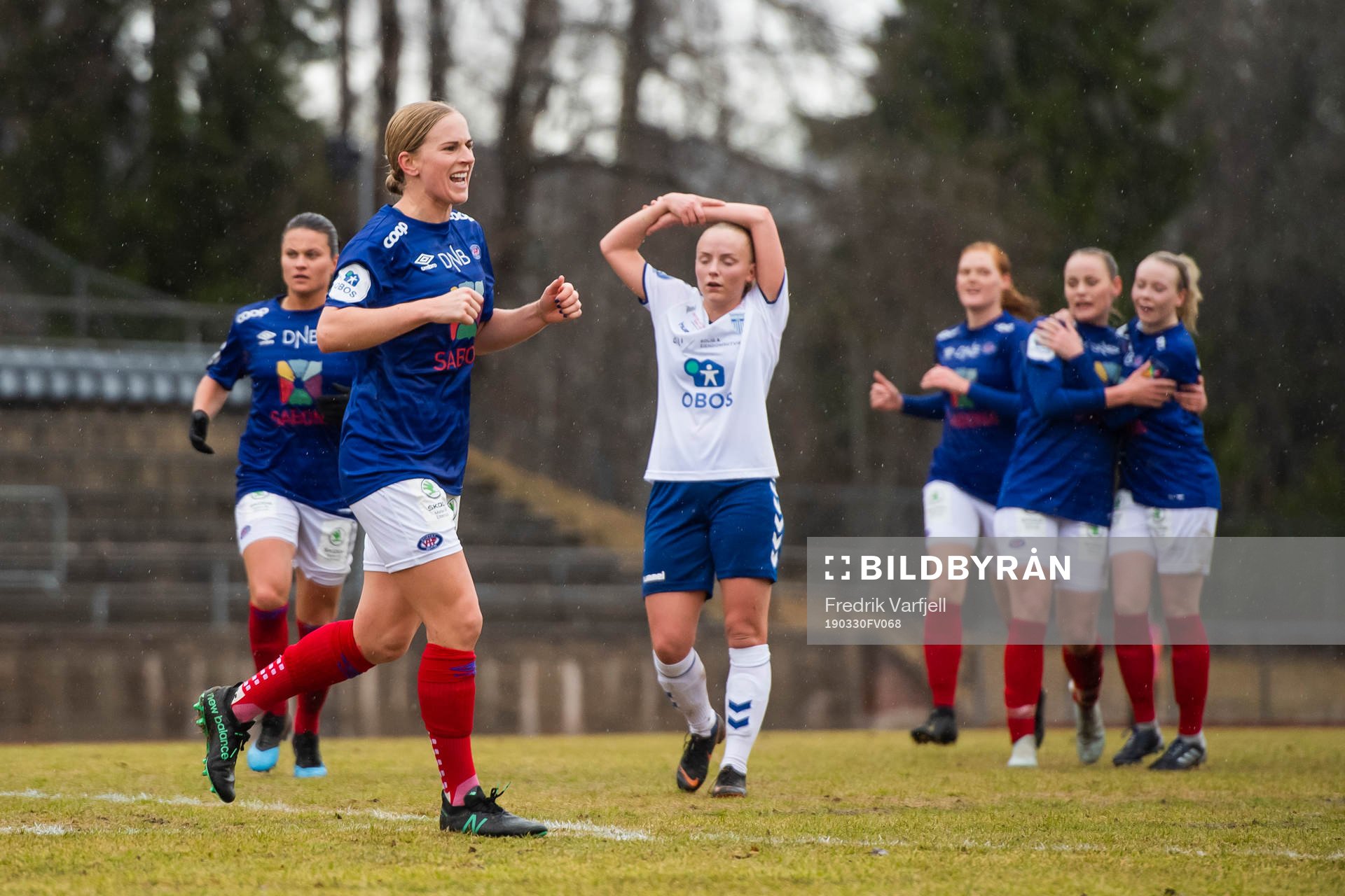 Natasha Khalila Dowie of Vålerenga celebrates