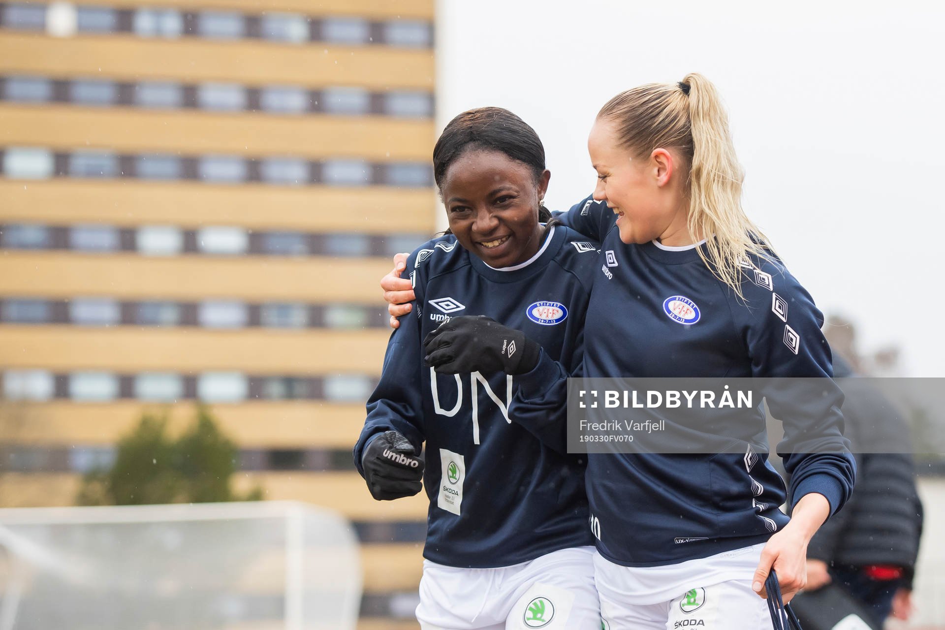Njoya Ajara Nchout and Victoria Ludvigsen of Vålerenga