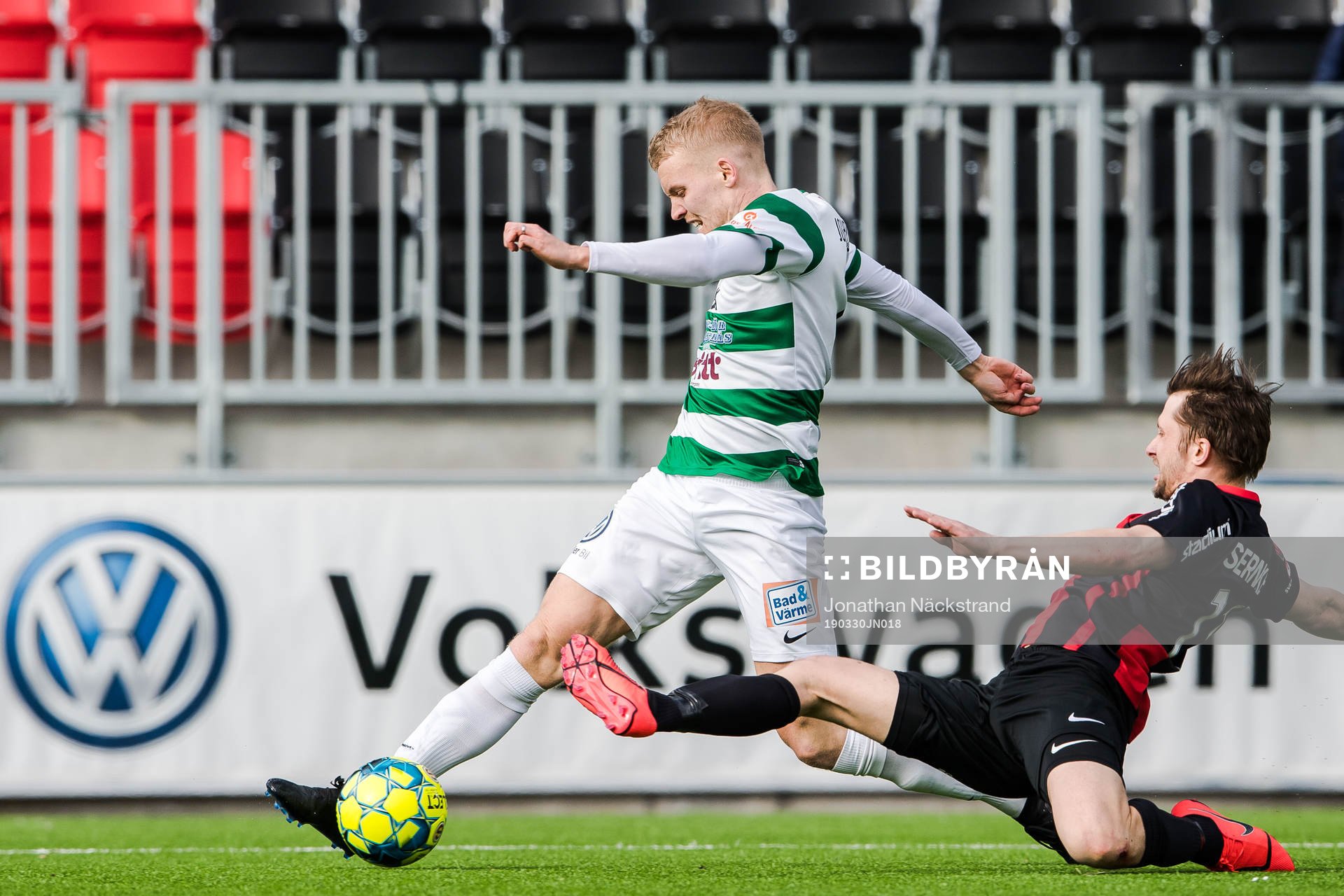 Brommapojkarnas Adam Gradén och Västerås Simon Johansson