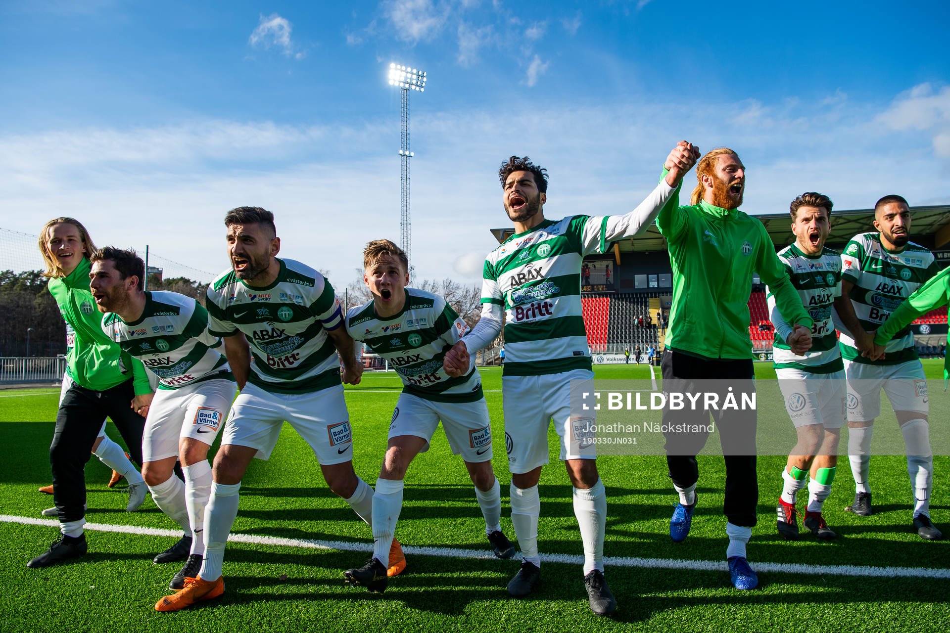 Västerås spelare jublar efter fotbollsmatchen i Superettan mellan Brommapojkarna och Västerås den 30 mars 2019 i Stockholm.